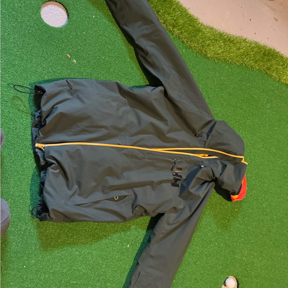 Helly Hansen Green Ski Jacket with Yellow Accents
